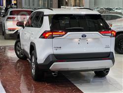 تۆیۆتا ڕاڤ 4